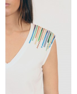 Camiseta cruda bordado lentejuelas hombro ALBA CONDE