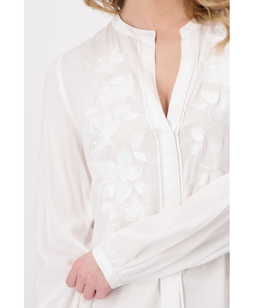 Blusa blanca bordado al tono MONARI