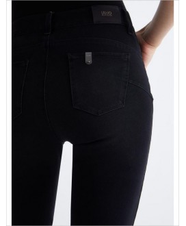 Pantalón vaquero negro bootcut LIUJO