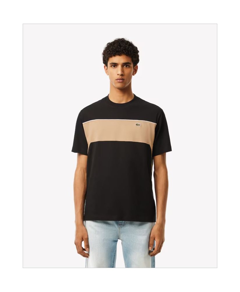 Camiseta negra franja camel pecho LACOSTE