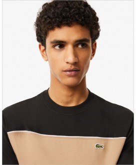 Camiseta negra franja camel pecho LACOSTE