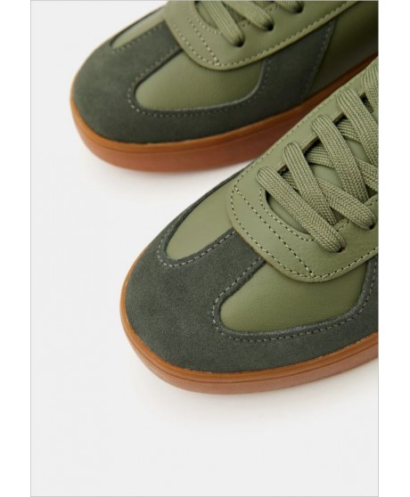 Zapatillas hombre verdes Baseshot LACOSTE
