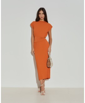 Top punto canalé sisa naranja escote pico espalda LION OF PORCHES