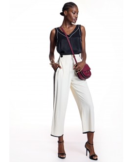Top negro pico rebite blanco ALBA CONDE