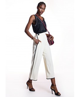 Top negro pico rebite blanco ALBA CONDE