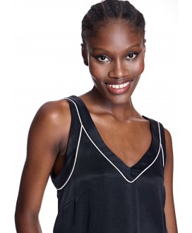 Top negro pico rebite blanco ALBA CONDE
