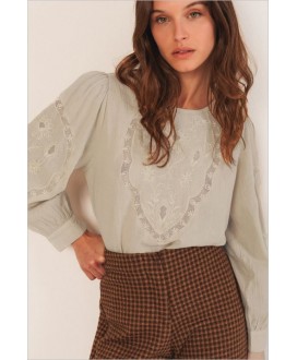 Blusa bordado romántico piedra INDI&COLD
