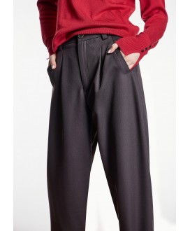 Pantalón con pinzas y corte carrot ALBA CONDE