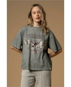 Camiseta gris oversize con texto KOCCA