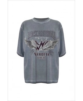 Camiseta gris oversize con texto KOCCA