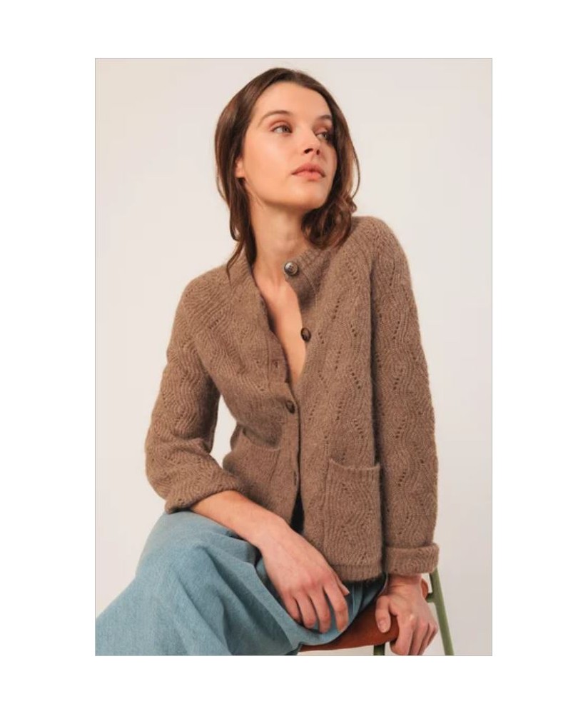 Chaqueta punto camel bolsillos plastrón INDI&COLD