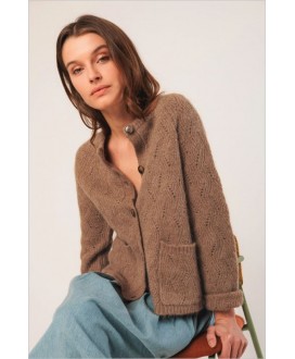 Chaqueta punto camel bolsillos plastrón INDI&COLD