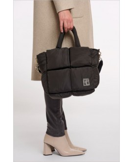 Bolso mano negro acolchado detalle logotipo RINO&PELLE