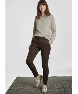 Pantalón chino marrón...